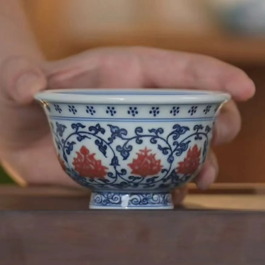 涂杏花 亲工青花釉里红缠枝莲压手杯