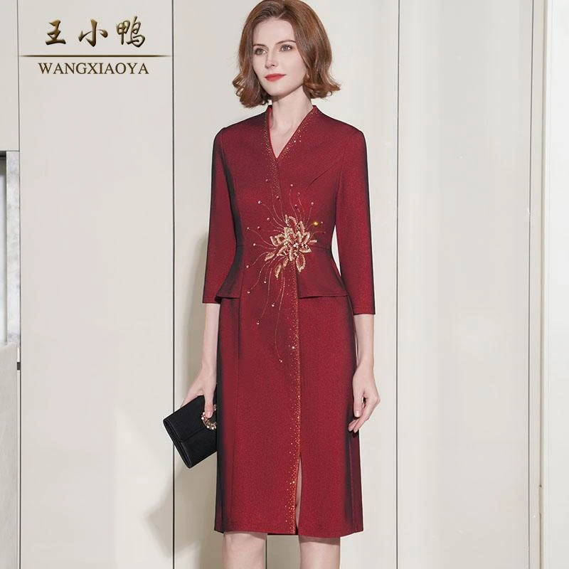 王小鸭连衣裙女品牌春季新款喜庆气质重工钉珠宴会年轻婚宴礼服