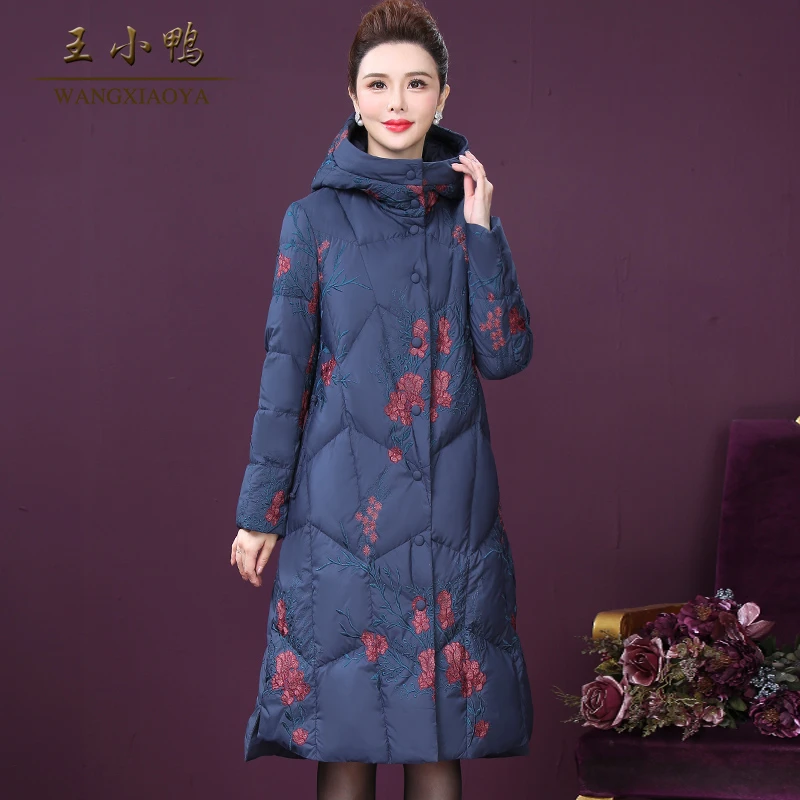 王小鸭W-XY-20113保暖年新款女连帽高领鸭绒印花保暖妈妈外套冬