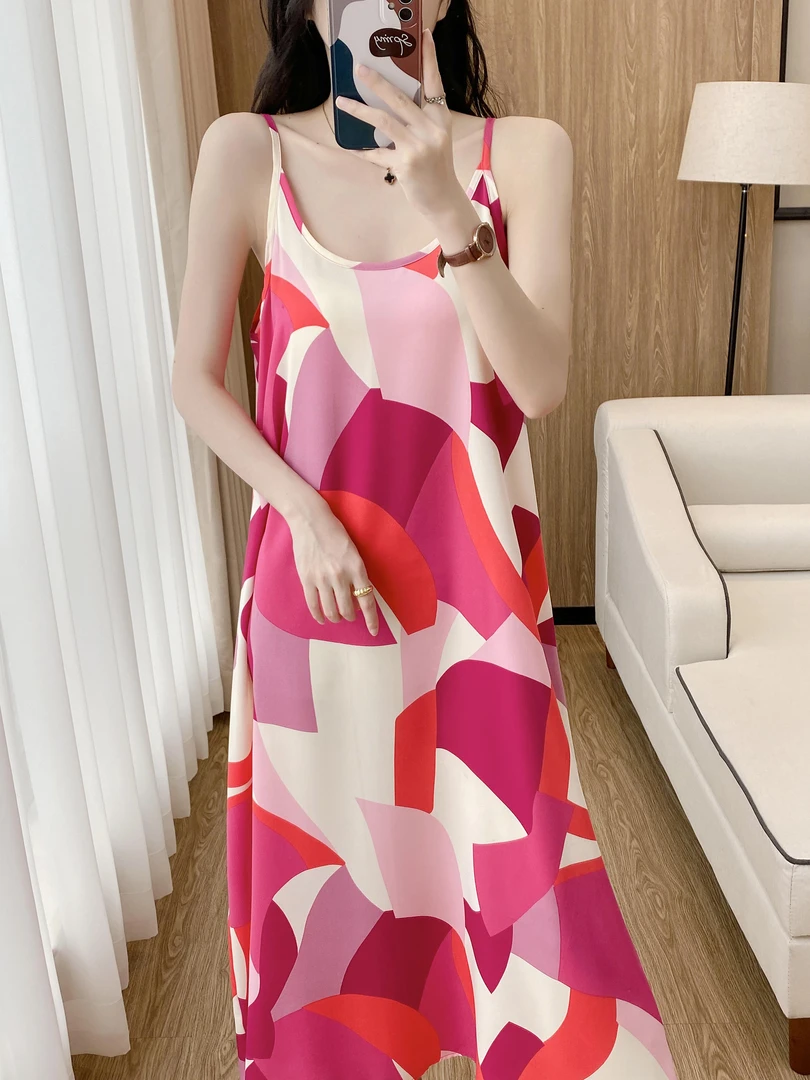 2025新款吊带裙韩版宽松连衣裙大码夏天外穿印花薄款红色沙滩裙