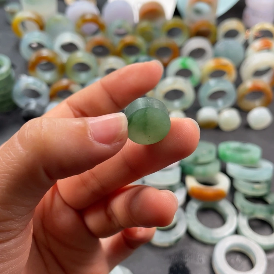 【闪购商品】定制翡翠未镶嵌T****崽