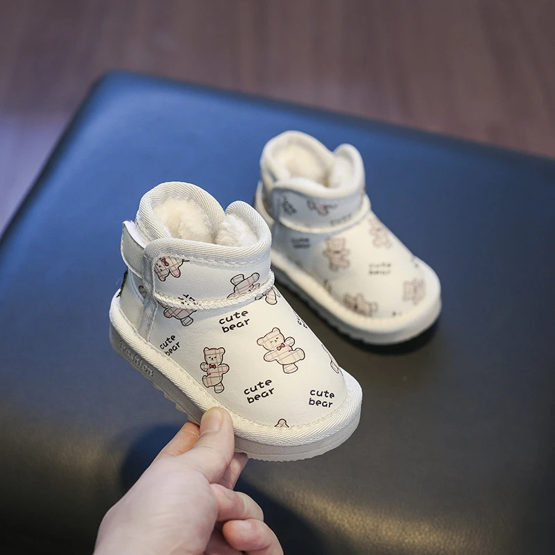 宝宝雪地靴男婴幼儿学步鞋软底1—3岁儿童加绒加厚棉鞋女秋冬季款