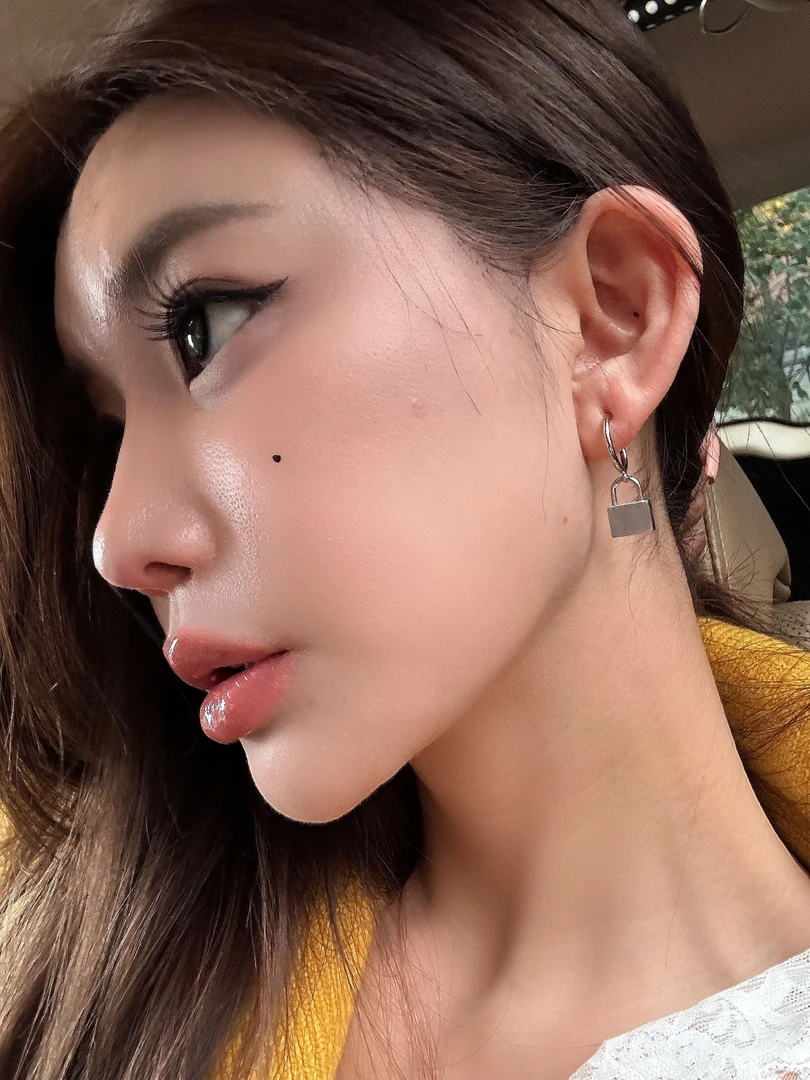 钛钢耳饰 【婉君】气质轻奢时尚百搭小众简约耳钉LWJ24D4S2351