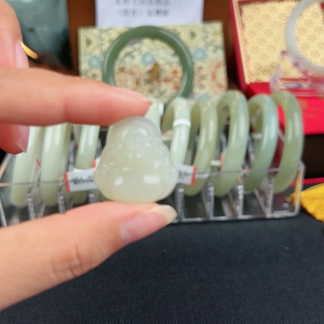 和田玉（糖玉）手镯未镶嵌