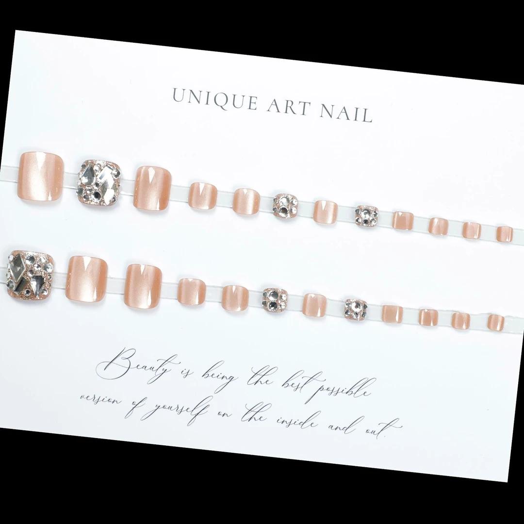 【脚指甲】奶橘满钻光疗甲显白脚指甲