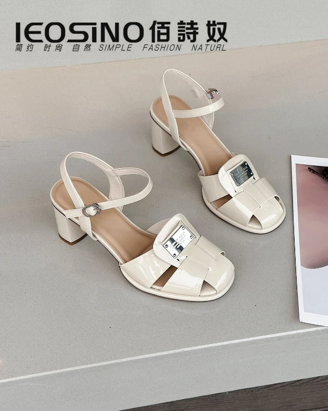 303415091佰诗奴仙女风包头凉鞋女粗跟2024夏款中跟一字扣高跟鞋