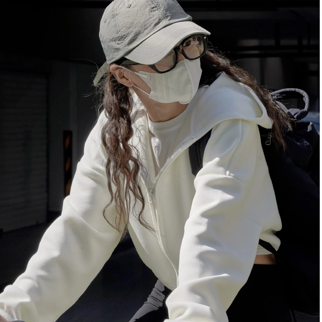 春季新款韩版休闲运动风短款连帽宽松纯色休闲卫衣