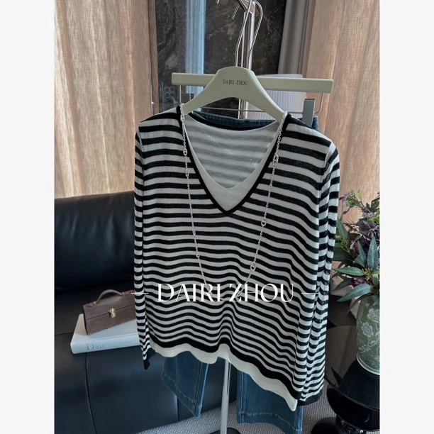 DAIRI  ZHOU▪️无法抗拒的条纹  33绵羊毛V领假两件防晒罩衫慵懒风