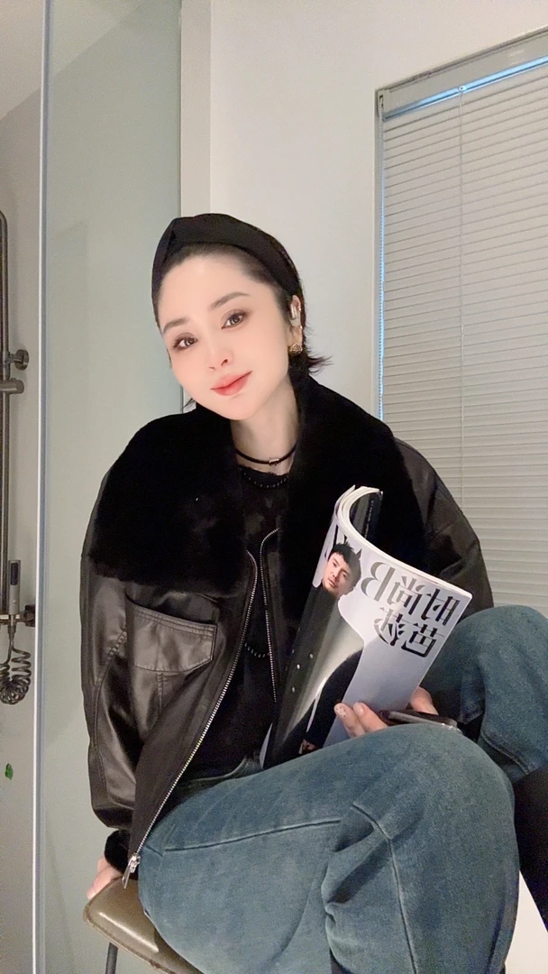 FANYE 2024冬季大翻领皮毛一体鹅绒服 1019