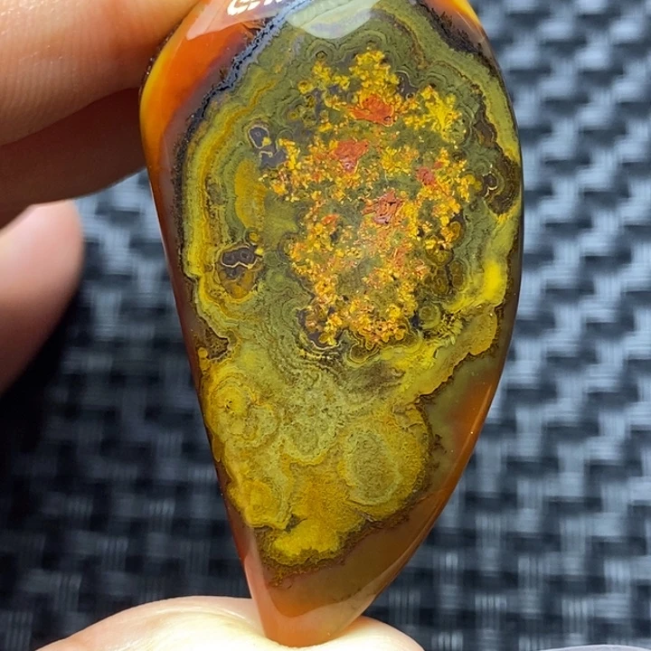 玛瑙/玉髓颈饰未镶嵌蹲****烟