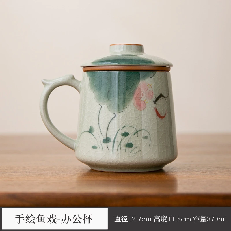 1095高档手绘釉下彩荷花锦鲤茶水分离办公杯，350ml