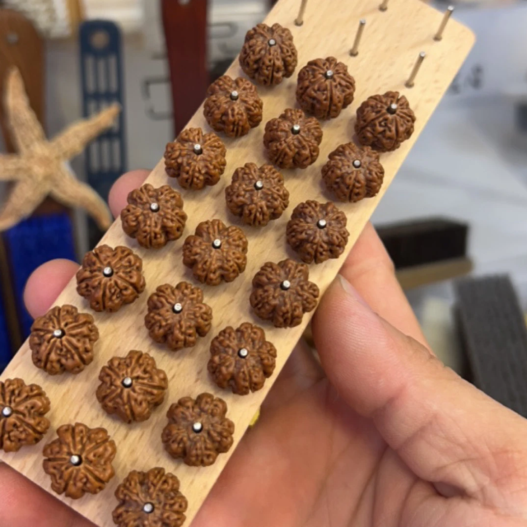 刷小金刚猴头手持手串头尾板包浆上色打底固定板