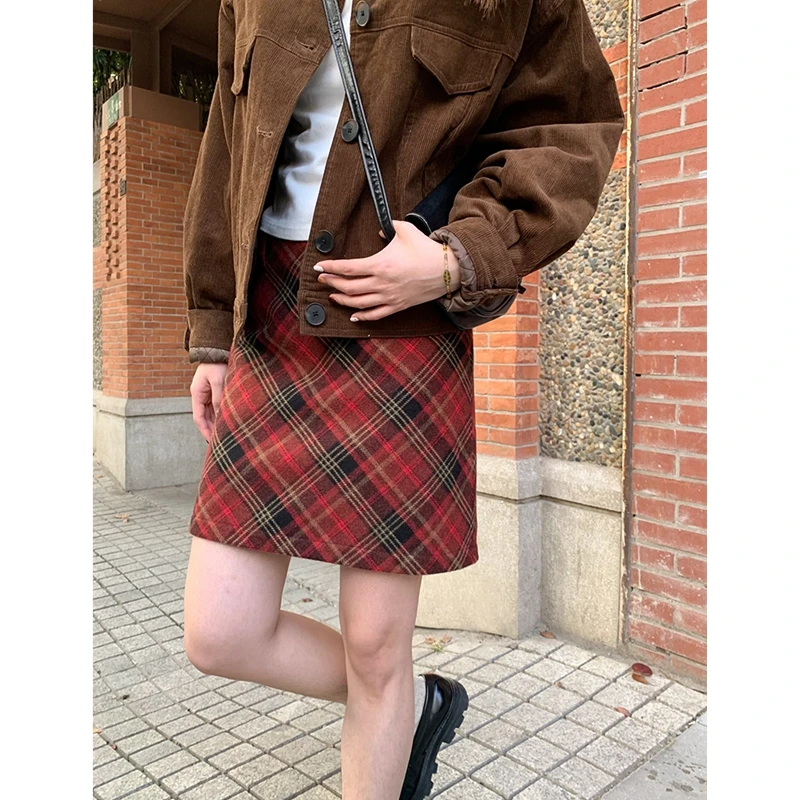 银河汽水 冬季裙子高腰a字格纹半身裙女复古直筒显瘦短裙格子裙