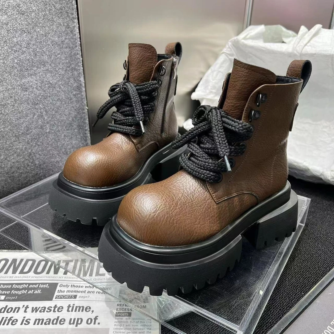 网红爆款马丁靴女2024新款时尚大头工装靴厚底松糕底机车靴短靴潮