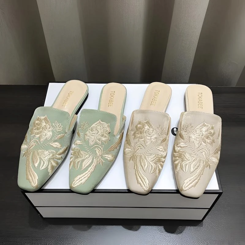 新中式刺绣包头半拖鞋女外穿2024春夏季新款复古百搭平底穆勒半托