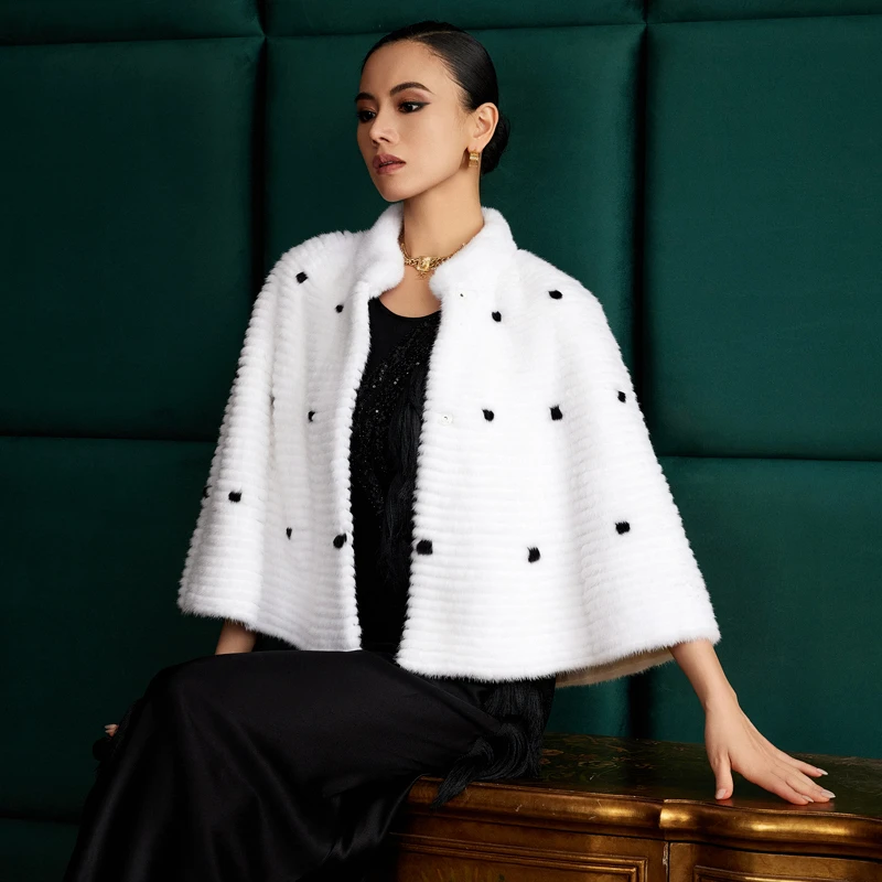 【洛克罗南】2024冬季新品秀场女装外套S23349白色