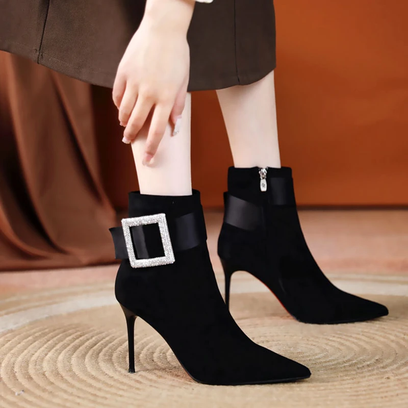 黑色百搭短靴女细跟尖头水钻秋冬季裸靴高跟鞋女905-29短靴女高跟