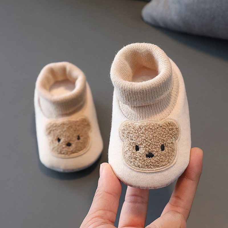 新生儿春秋季宝宝鞋0--6月保暖室内小月龄不掉婴儿鞋1岁男女宝8