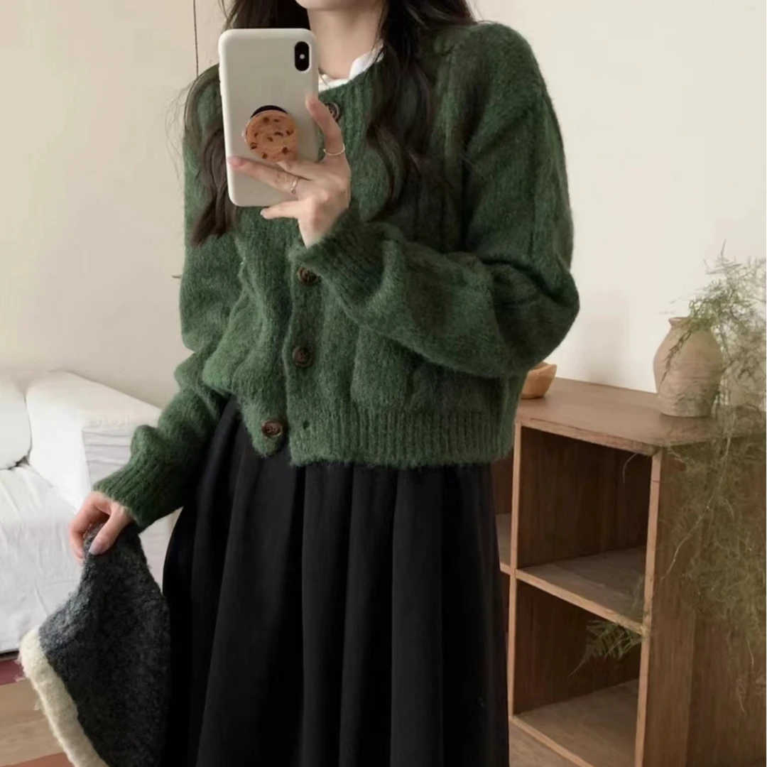 韩系圆领毛衣外套麻花口袋慵懒软糯针织开衫厚款外穿女