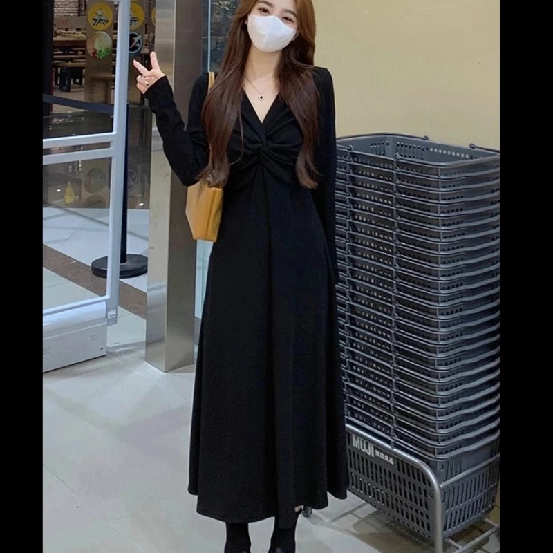 甲述 新款女装秋冬气质法式连衣裙修身茶歇赫本风裙子时尚长款