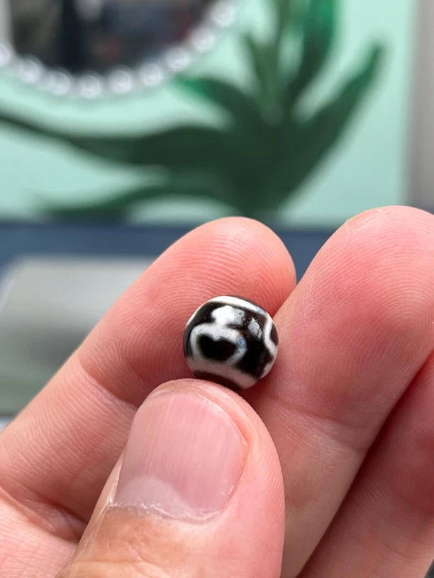 玛瑙宝瓶微带蓝沁水线直径10mm介意勿拍