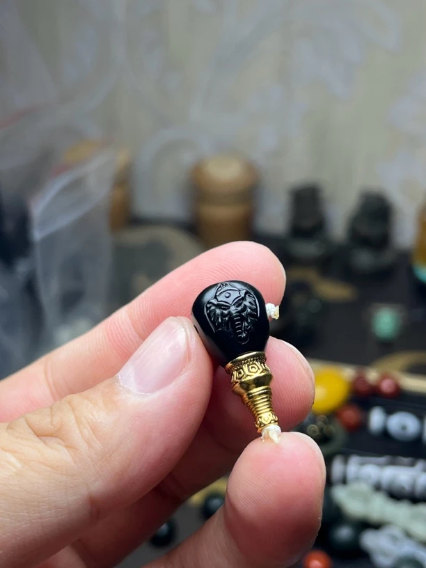 老玛瑙珠改象神三通高24×12mm