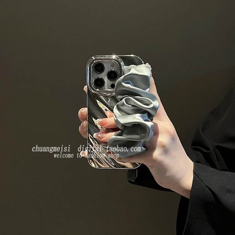 银色褶皱丝巾腕带适用苹果15promax手机壳iphone16/14/13/12/11