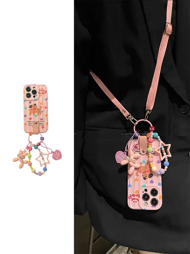粉色爱心小狗挂件斜挎挂绳适用iPhone14手机壳13/15pro/11/12pro