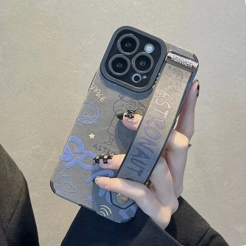 小羊皮腕带适用苹果15手机壳14防尘耐脏iPhone16promax情侣12/13