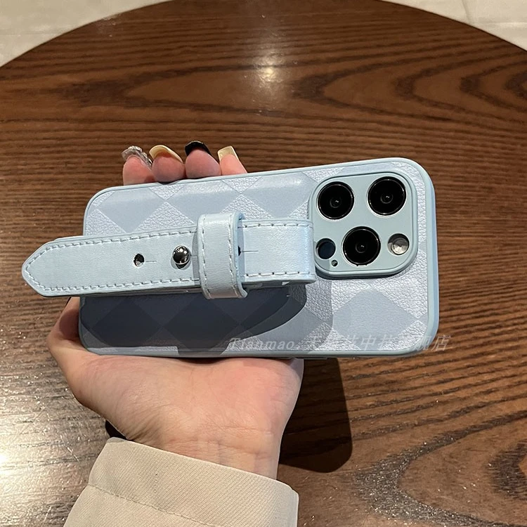 菱格皮纹手腕带皮带苹果15手机壳iPhone14promax/13/12/11带支架