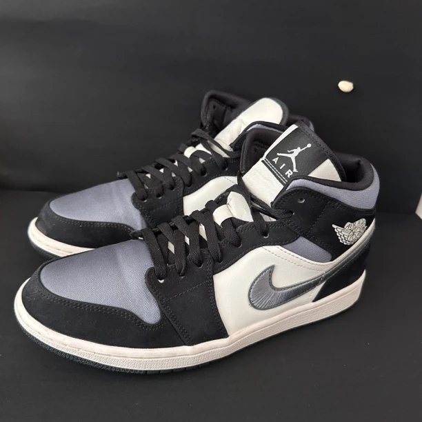 二手/44码Nike aj1 丝绸伯爵 黑灰 中帮复古板鞋休闲鞋 假一赔四