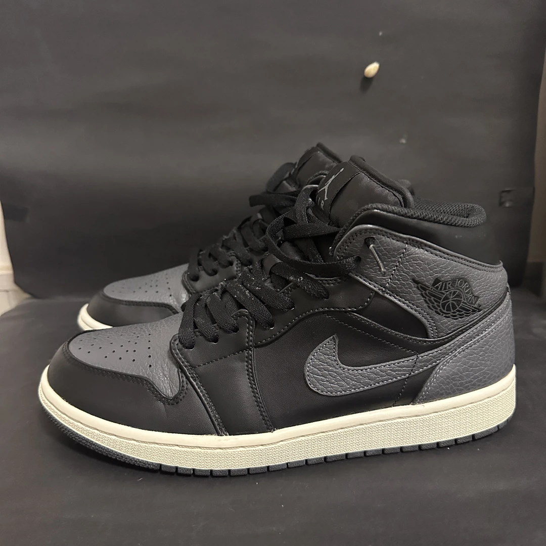 二手/43码Nike aj1黑灰 影子灰 中帮复古篮球鞋 公价1879