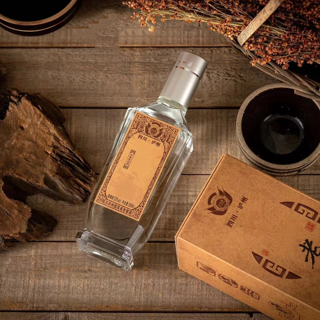 古久壶国宾泉老窖酒厂纯粮食老酒浓香型52度