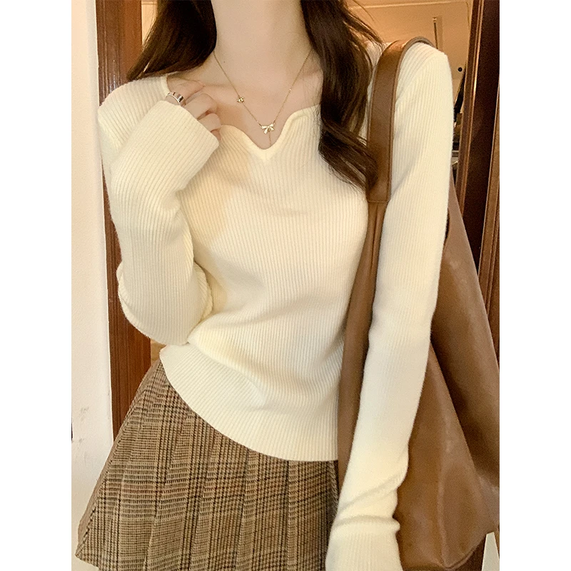法式春秋上衣女软糯针织打底衫秋冬设计感洋气海鸥领修身内搭毛衣
