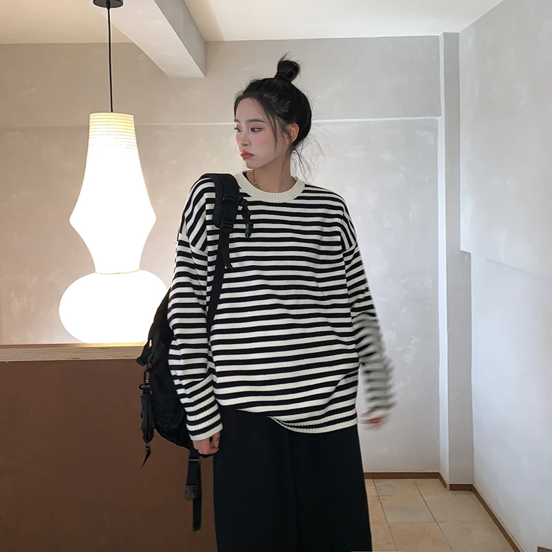 SIXI四喜家春秋 时髦松弛感 经典圆领黑白条纹毛衣女宽松上衣外套