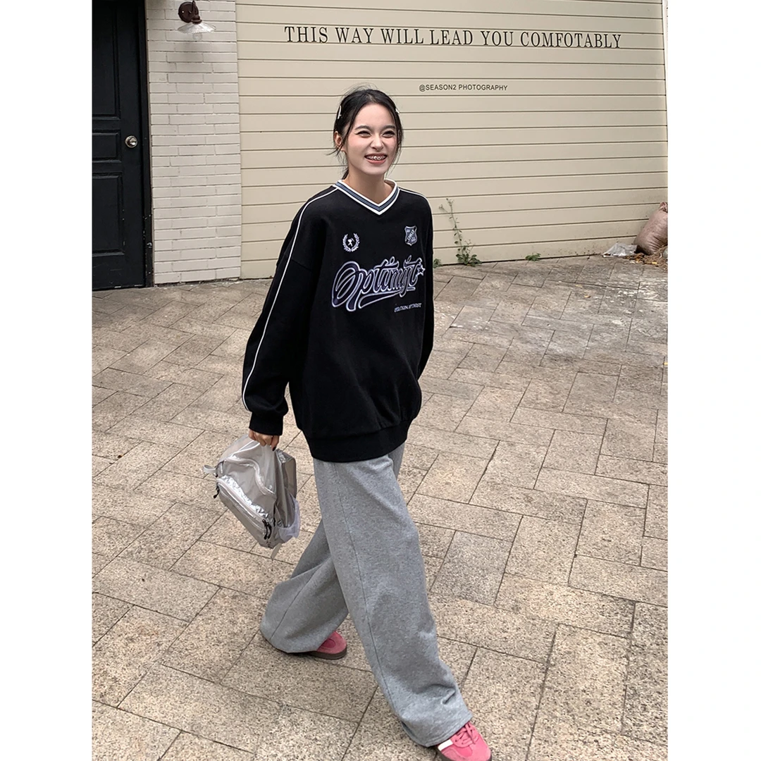 SIXI四喜家 重磅刺绣徽章复古撞色V领卫衣女秋季设计感运动风上衣