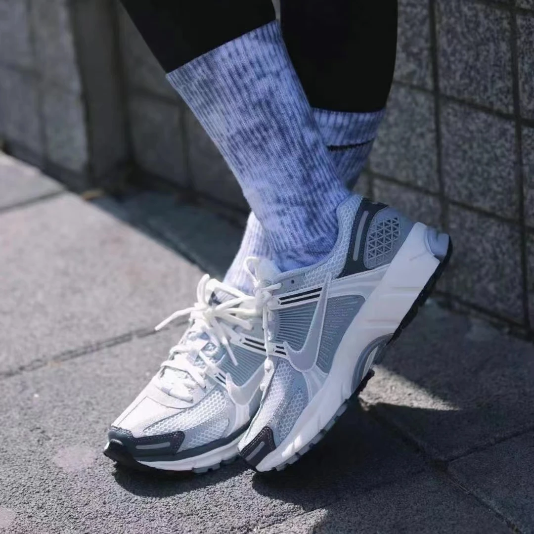 【耐克/NIKE】男女同款"薄荷曼波” VOMERO 5 复古透气动鞋FD9919001