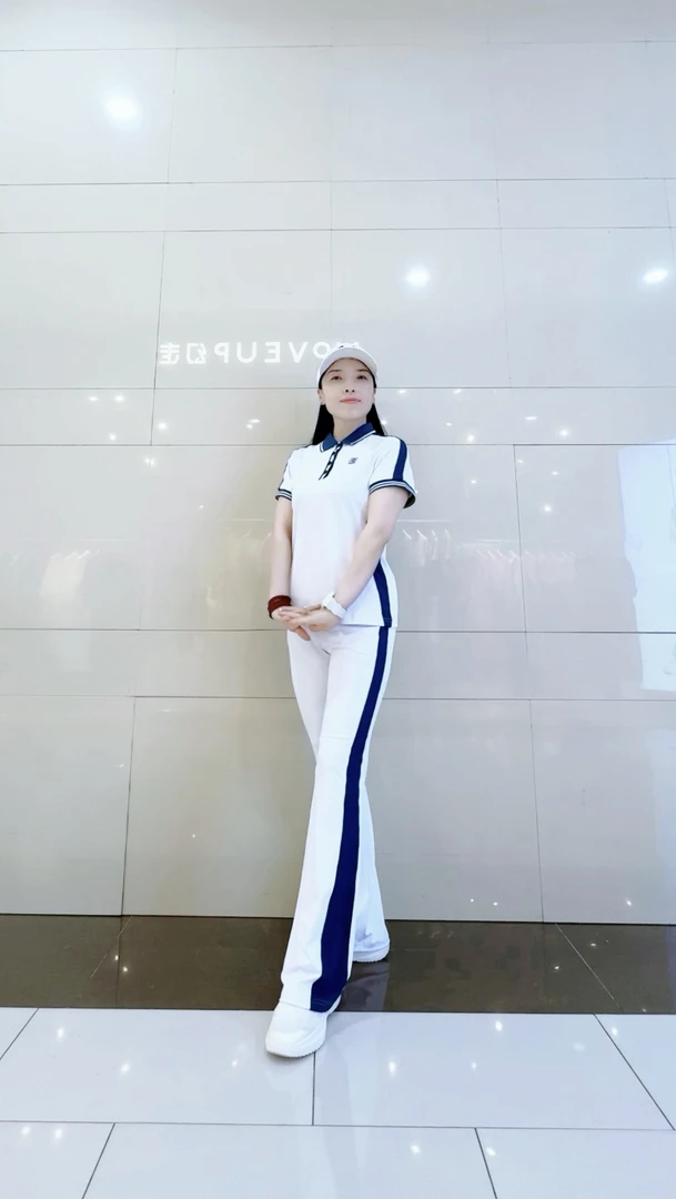 2024新款白色夏装短袖套装/佳木斯健身操运动服/时尚/夏季显瘦