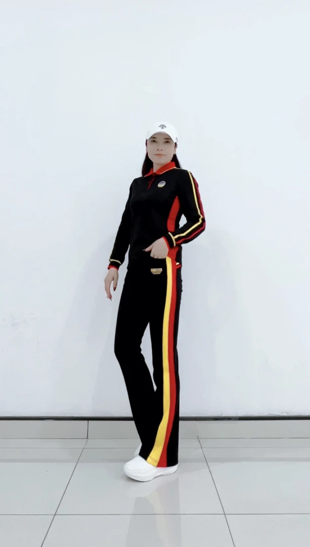 黑色长袖秋冬套装/佳木斯运动服/显瘦/百搭/拼色气质时尚撞色