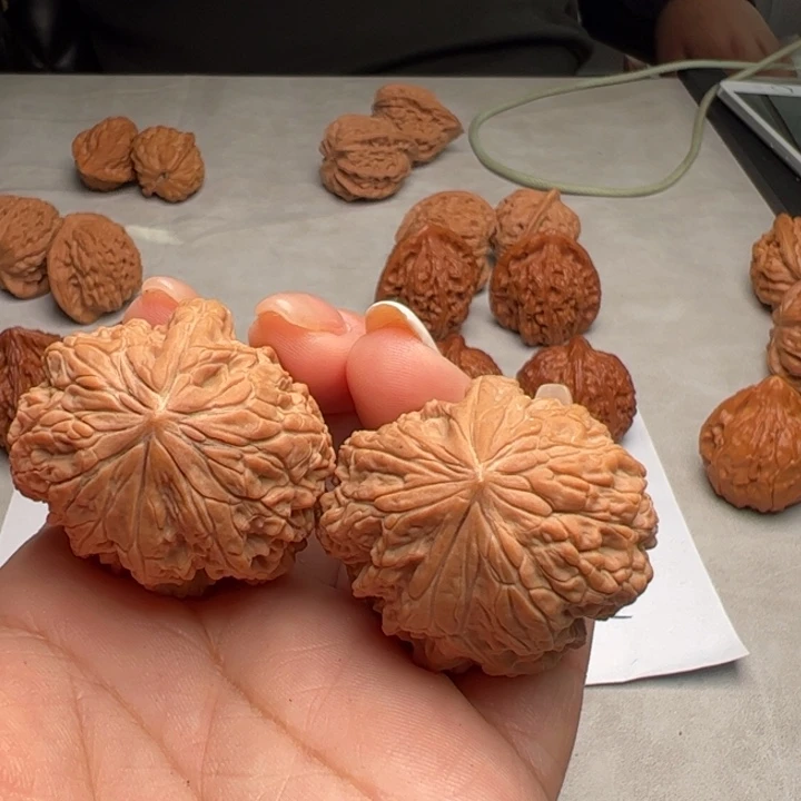 文玩核桃把件N****e069一根筋