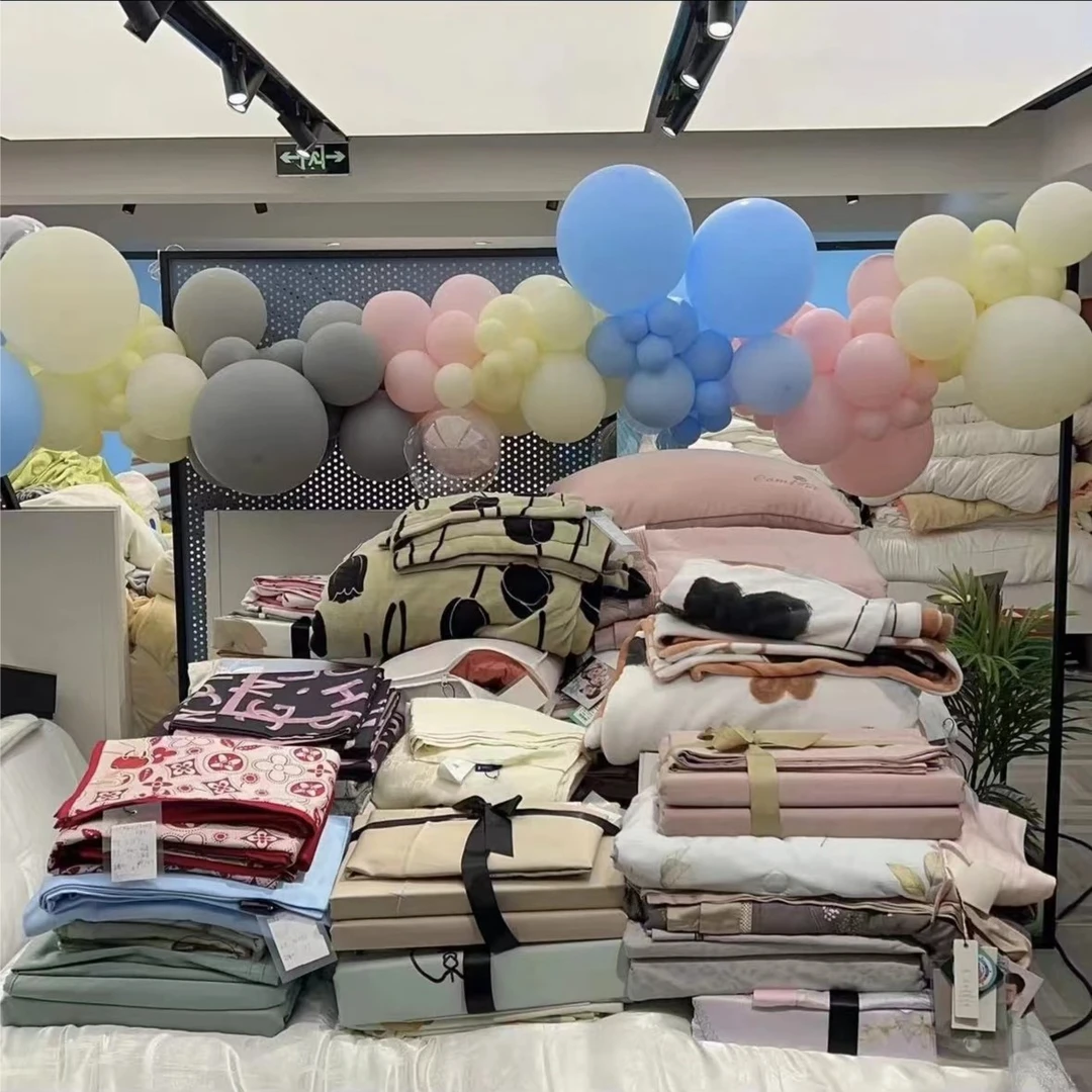 2025宠粉浮力孤品微瑕疵被子-颜色随机