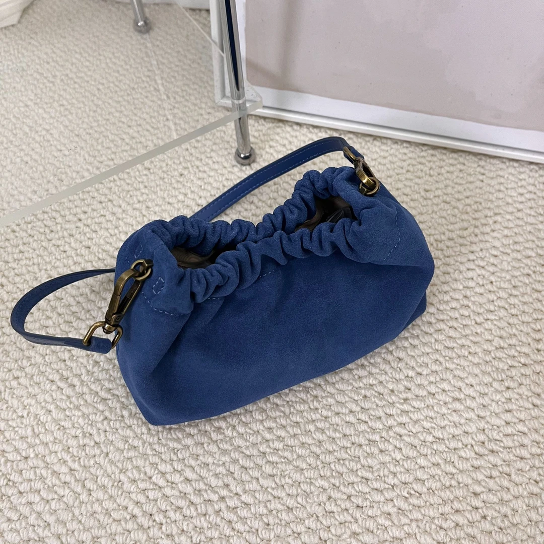 秋冬磨砂牛皮褶皱云朵包手提斜挎饺子包