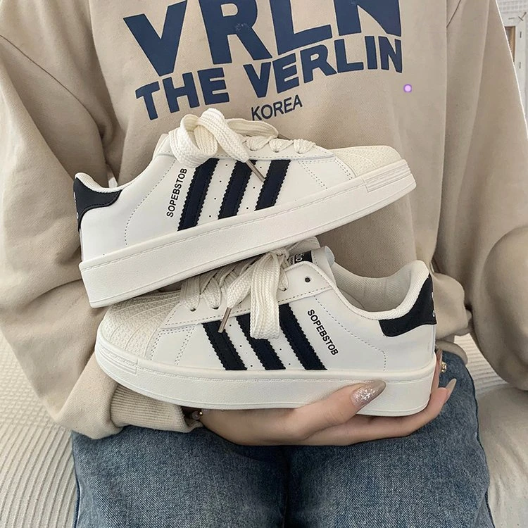 贝壳头板鞋女2024秋冬新款黑色运动鞋休闲爆款复古防滑厚底小白鞋