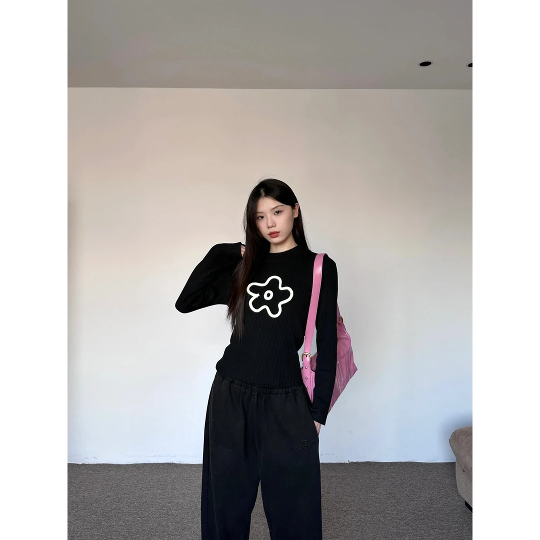 黑色花朵半高领长袖针织衫女秋冬季软糯毛衣气质修身显瘦内搭上衣