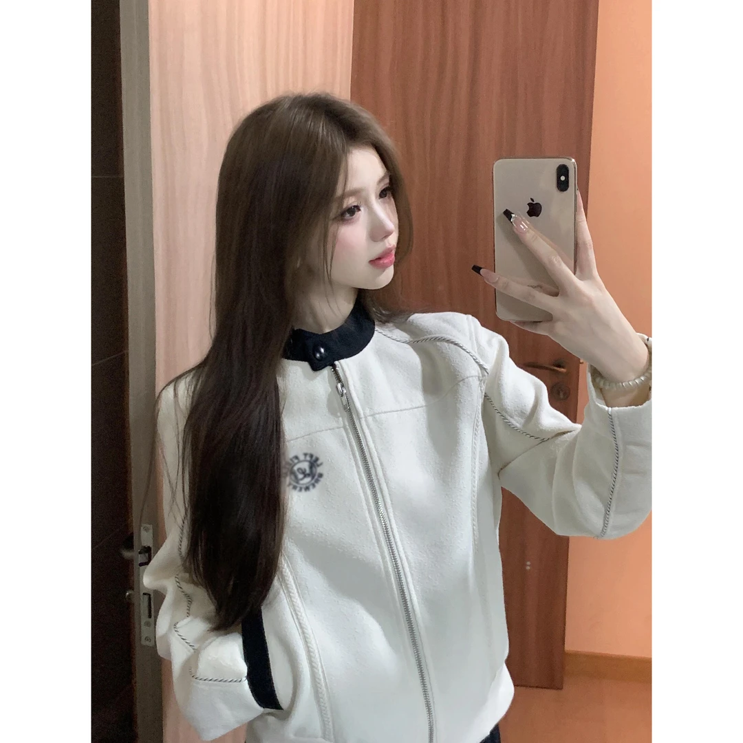 米白色撞色拼接圆领棒球服外套女秋冬季宽松显瘦休闲短款夹克上衣