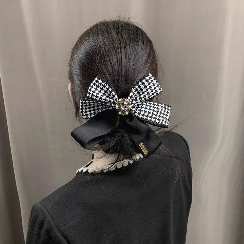 格子蝴蝶结，弹夹，，