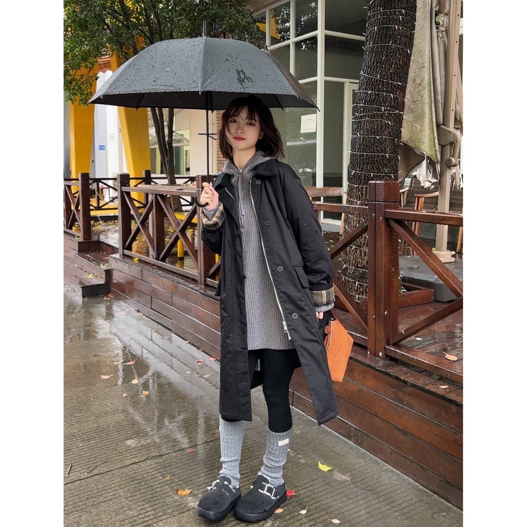 11.1【薇薇绮】双口袋翻领羽绒服袖口拼接格子2024秋冬新款 W800