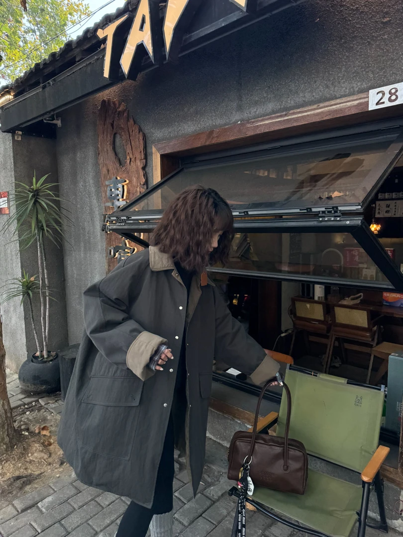 【薇薇绮】冬季新款宽松复古翻领两面穿白鸭绒羽绒外套 W846