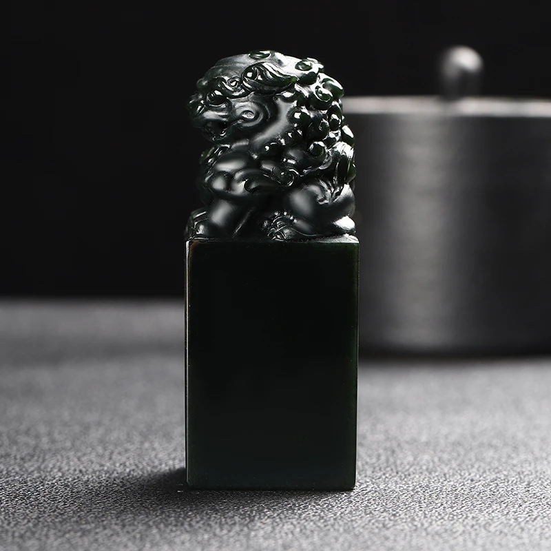 新疆和田玉塔青玉狮子头印章精雕一级细腻保真带证瑞兽呈祥送礼