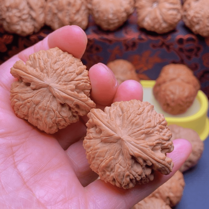 【闪购商品】白狮子核雕一**牜